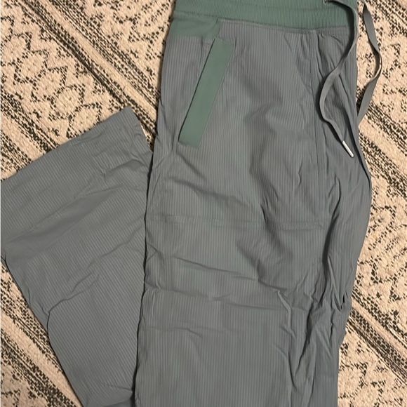 Lululemon Studio pants LINED - Picture 3 of 3
